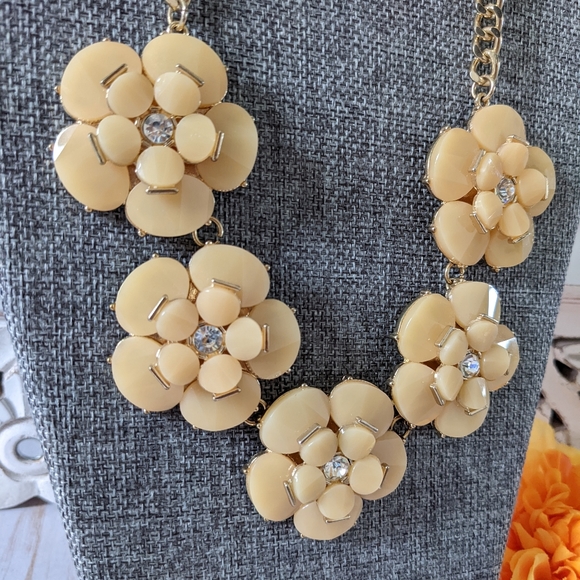 Natasha Couture Faceted Floral Necklace - Picture 2 of 4